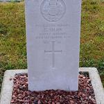 Grave of Marine Geoffrey Shaw