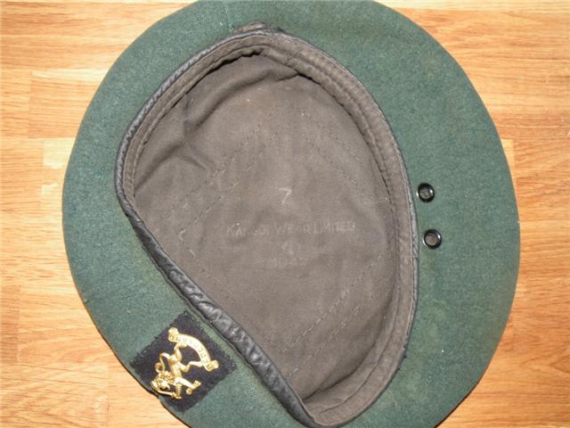 10IA Commando - 2 Dutch Troop Beret and cap badge (1)