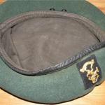 10IA Commando - 2 Dutch Troop Beret and cap badge (3)