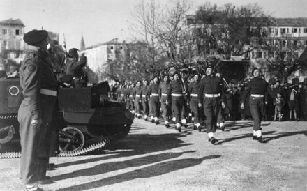 40RM Commando victory parade with General Zervas in Corfu (2)