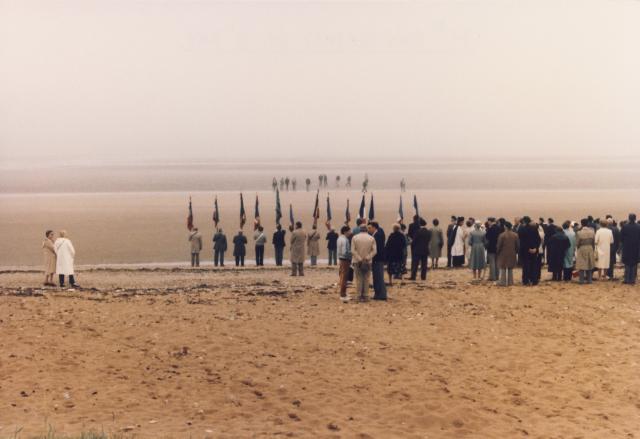 3 Cdo. Wreath laying on beach. Colleville-Montgomery