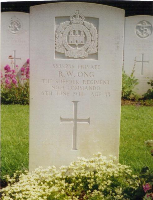 The CWGC headstone for Pte. Robert Ong of No.4 Commando