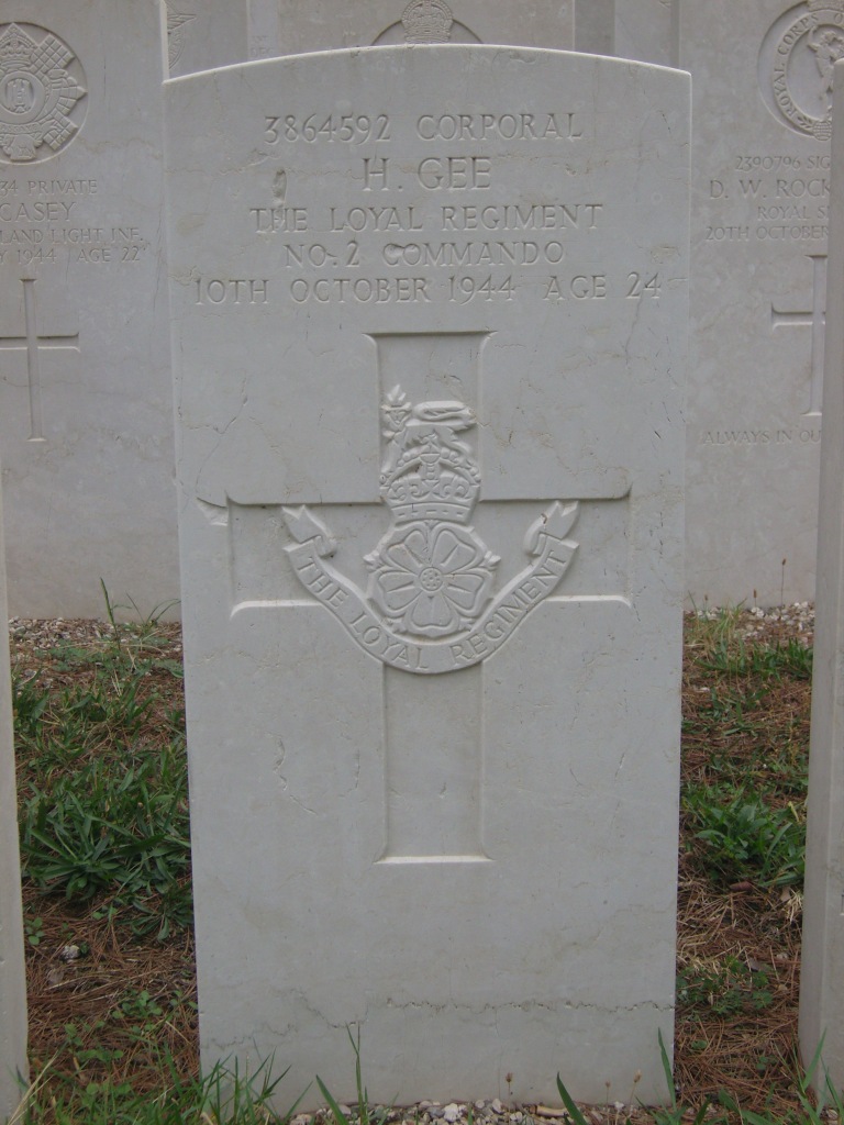 Corporal Harold Gee grave