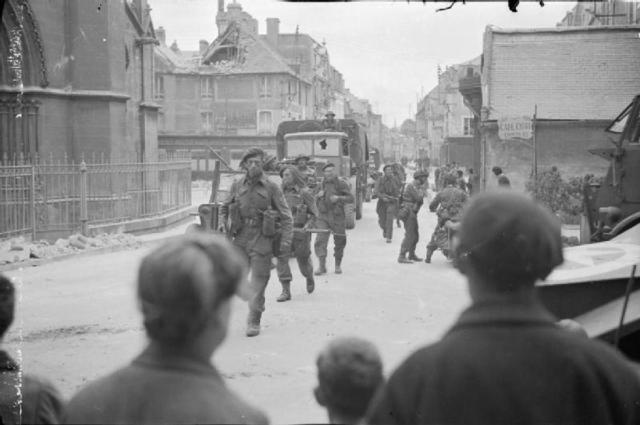 46RM Commando at Douvres la Delivrande
