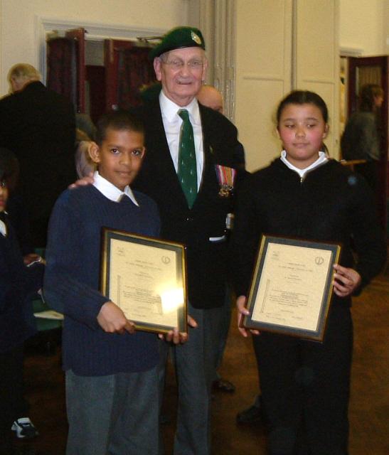 Vic Ralph with the George Knowland VC certifcate winners at Elmwood School 2002