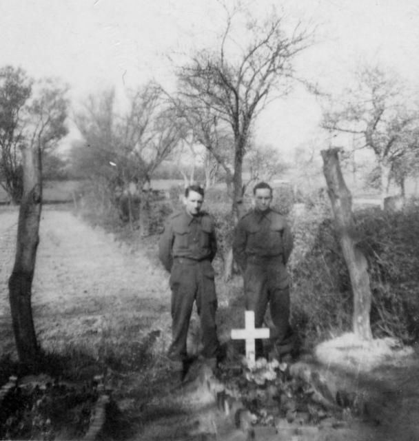 The original grave of Marine Thomas Vardy MM