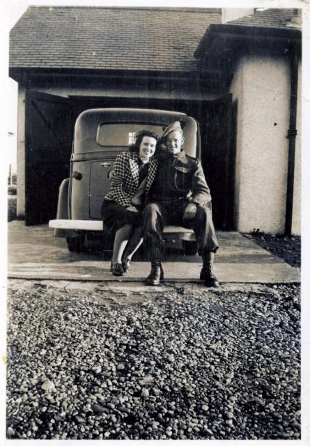 Nancy Hyslop and Ted Brown (No 11 Cdo), Lamlash 1940