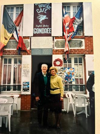 Joe Pearson (No.6 Commando) and Madame Arlette Gondree