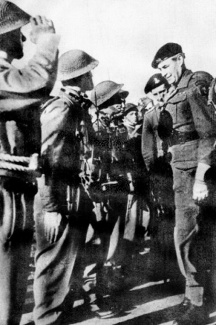 Lt Col. Lister MC inspecting 6 (Polish) Troop