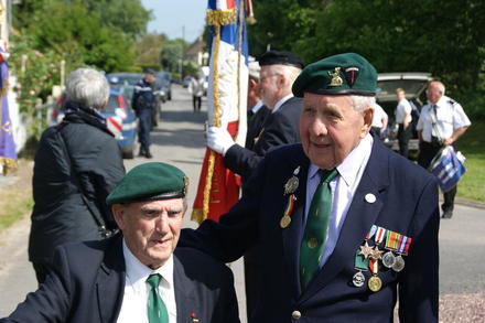 Leon Gautier (10IA Cdo French troop) and Bert Beddows (3 Cdo)