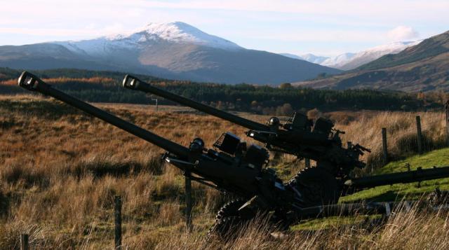 Guns of 29 Commando at the Memorial