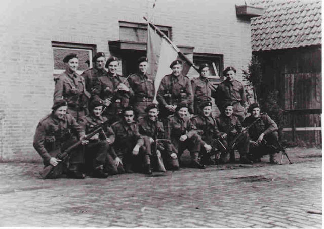 Dutch troop 1st reinforcement at Drimmelen (2)