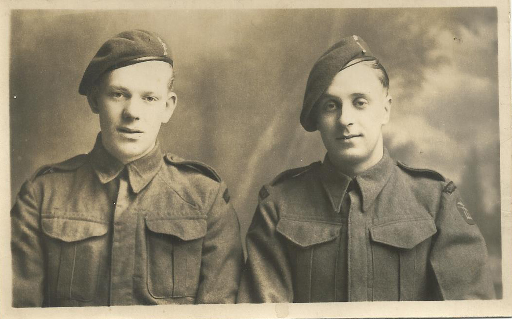 Jimmy Norton (right) 1 Bde Signals.