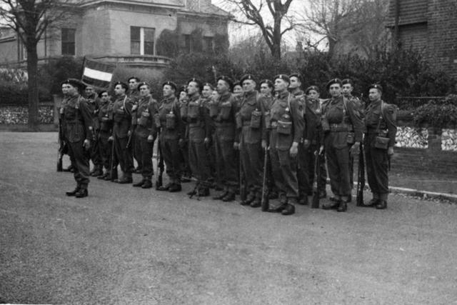 No 10 IA Cdo 2 (Dutch) troop Eastbourne Dec '43 (2)