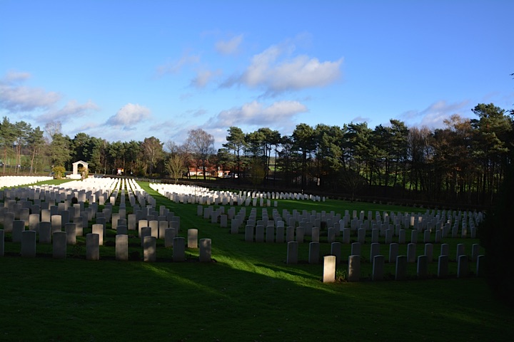 Becklingen War Cemetery