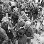 No. 4 Commando with German prisoner after Dieppe