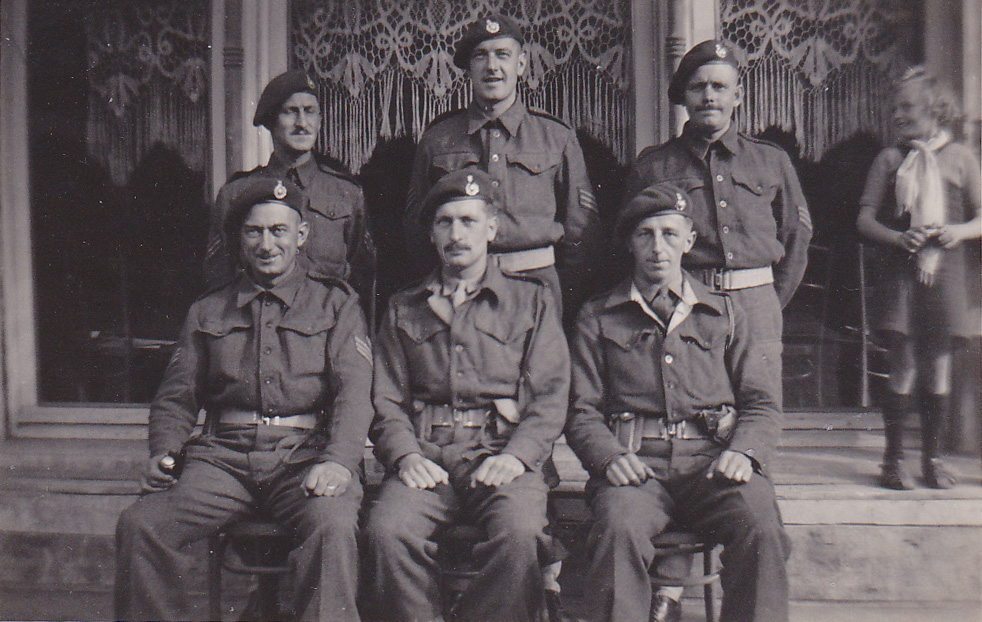 Sgt.Harry Hewitt, C/Sgt.Frederick Horsington, and others from 46RM Cdo 'S' troop
