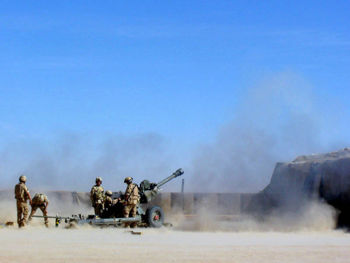 29 Cdo firing 105mm Light Gun