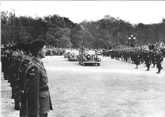 Norwegian Commandos on parade