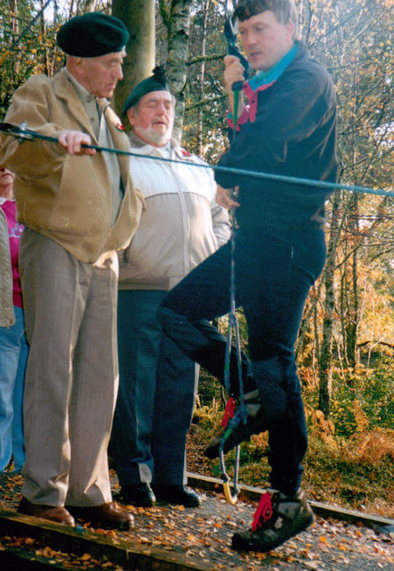 TSM William Lee (left) and another Commando veteran