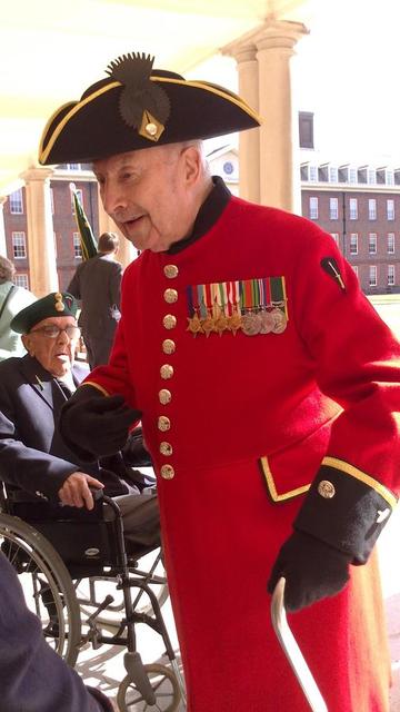 Roy Cadman with Dougie Roderick in the background, RHC, 2015