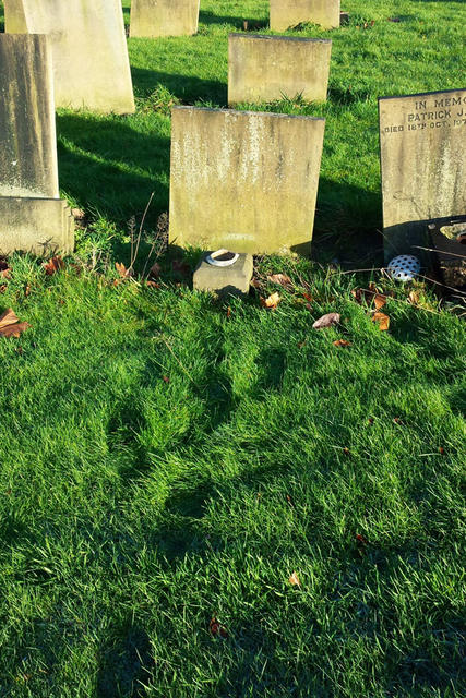 The grave of Kenneth Clarke (10 Cdo) and 1 Cdo. Bde.