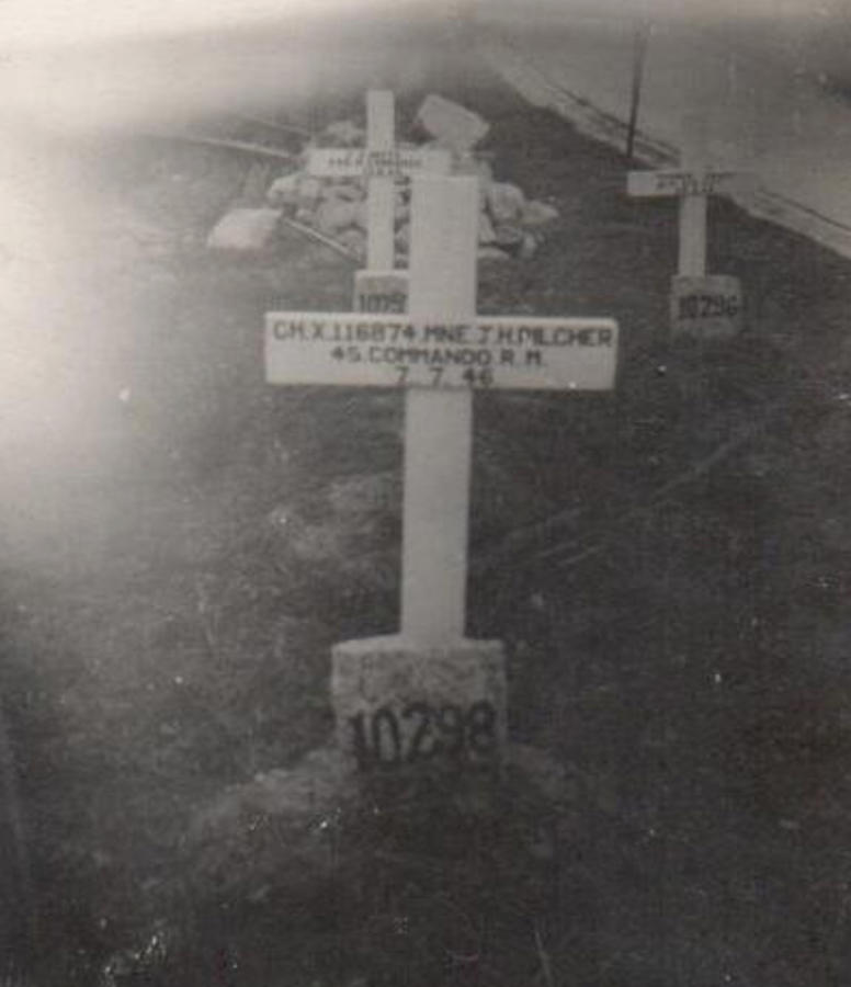 Original grave of Marine Joseph Henry Pilcher
