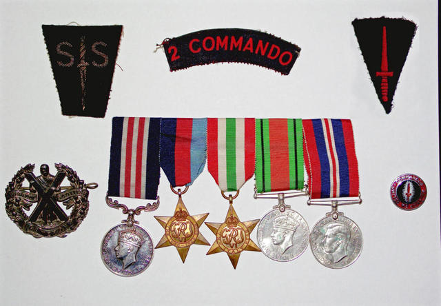 LSgt. Joe Rogers MM, No.2 Commando medals and insignia