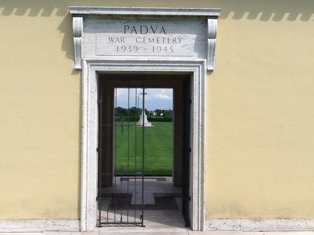 Padua War Cemetery (2)