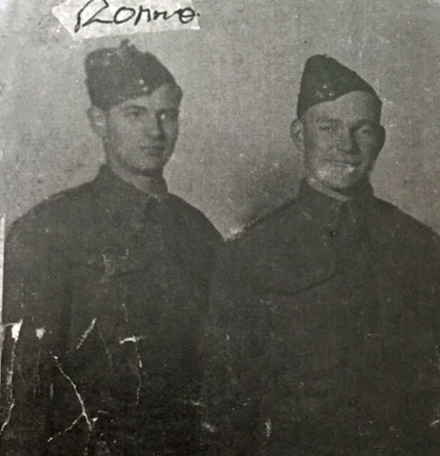 Ronnie Lines (No 1 Cdo)  and unknown