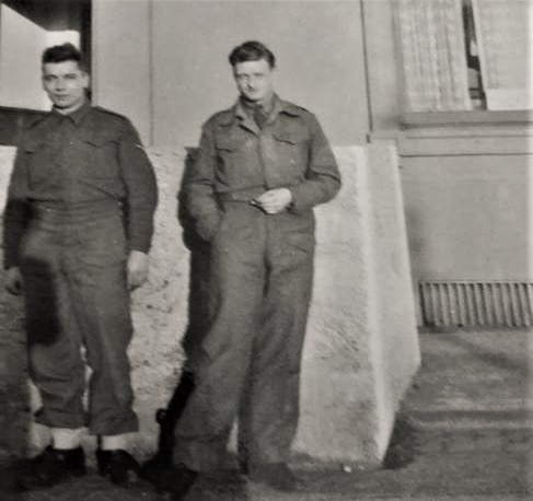 Fred and Capt Gordon Hemming, Ayr, 1943