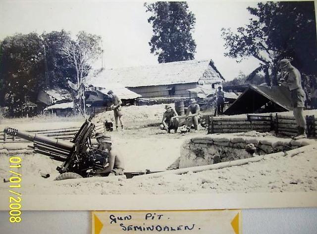 145 Commando Bty Gun Pit Semindalan, Sabah Borneo 1964. No 1 Bdr Kerslake.