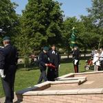 Mac McNickle lays the Wreath.