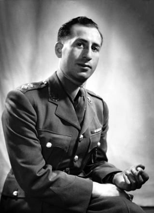 Lt Harry Richman