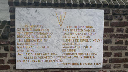Linne Churchyard 1st Cdo. Bde. Memorial plaque