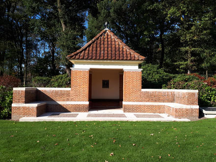 Mook War Cemetery (2)