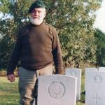 Geoff Broadman at the grave of Denis Amato, 48 RM Cdo