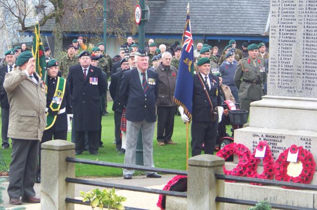 Stan 'Scotty' Scott lays the CVA Wreath at Fort William, 2009