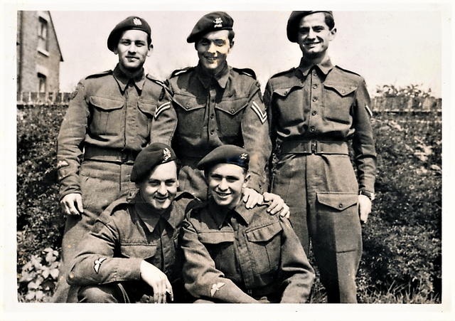 [l-r back] Mason, Nichols, Masters; [l-r front] McGregor, Drew, No.10 (IA) Cdo.3 troop