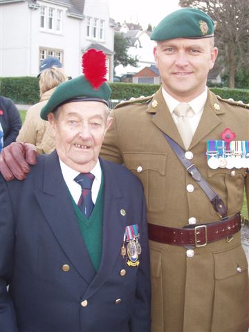 Frank Johnson No.3 Cdo. and Capt Geoff.Murray, CVA Nat. Sec.