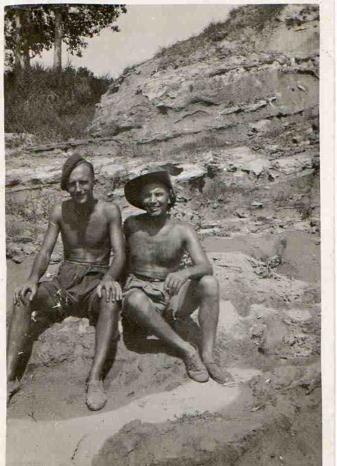 Two pals from No.5 Commando
