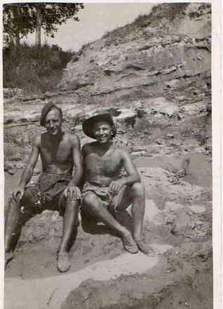 Two pals from No.5 Commando