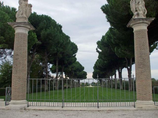 Minturno War Cemetery - 3.