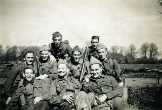 Gnr. Bill Harvey and others from No.4 Cdo, Winchester April 1943.