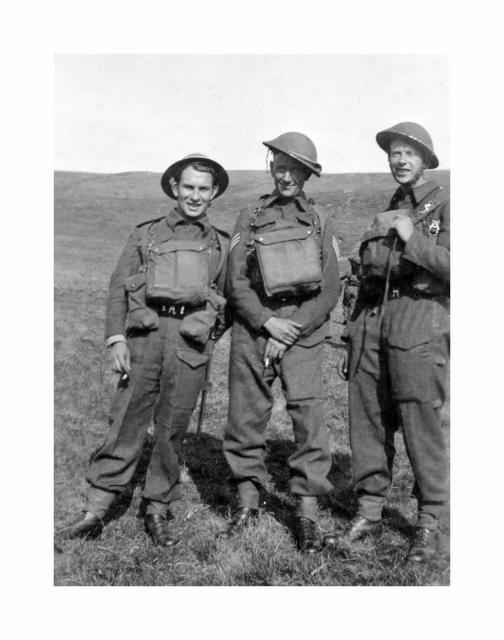 Gunner Bill Harvey (right) and others. Gnr. Harvey No.4 Cdo., died at Flushing