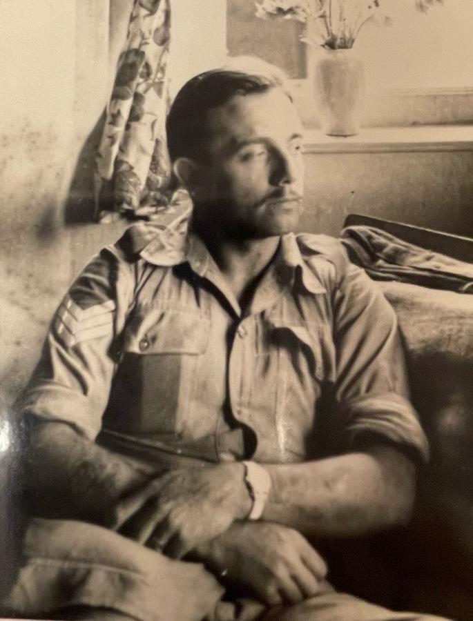 A/Sergeant Thomas John Head Genge, 45 Commando RM died 11/7/1951 Malaya of natural causes.