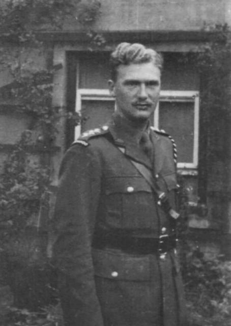 Captain  'Ronnie'  Mitchell - No.2 Commando and T/ Major HQ 2 Cdo. Bde.
