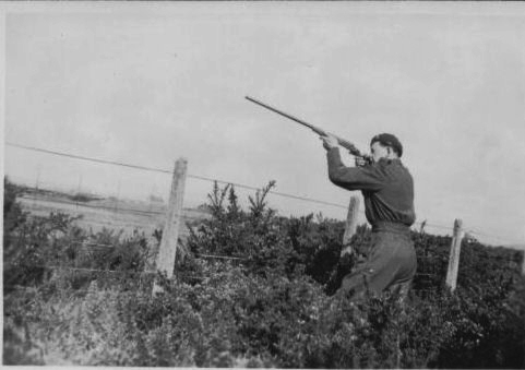 Bill Timmer served in  2 'Dutch' troop