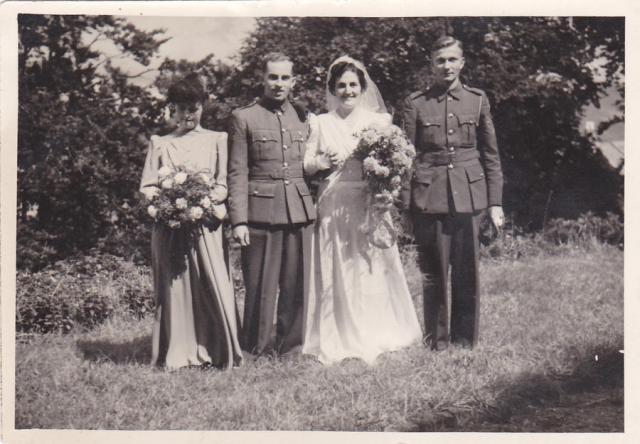 Wedding photo of Cees de Ruiter with best man  Sgt. Van de Wal