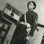 Sgt. Bill de Liefde, No.10 (IA) Cdo., 2 'Dutch' troop, Amsterdam 1945.